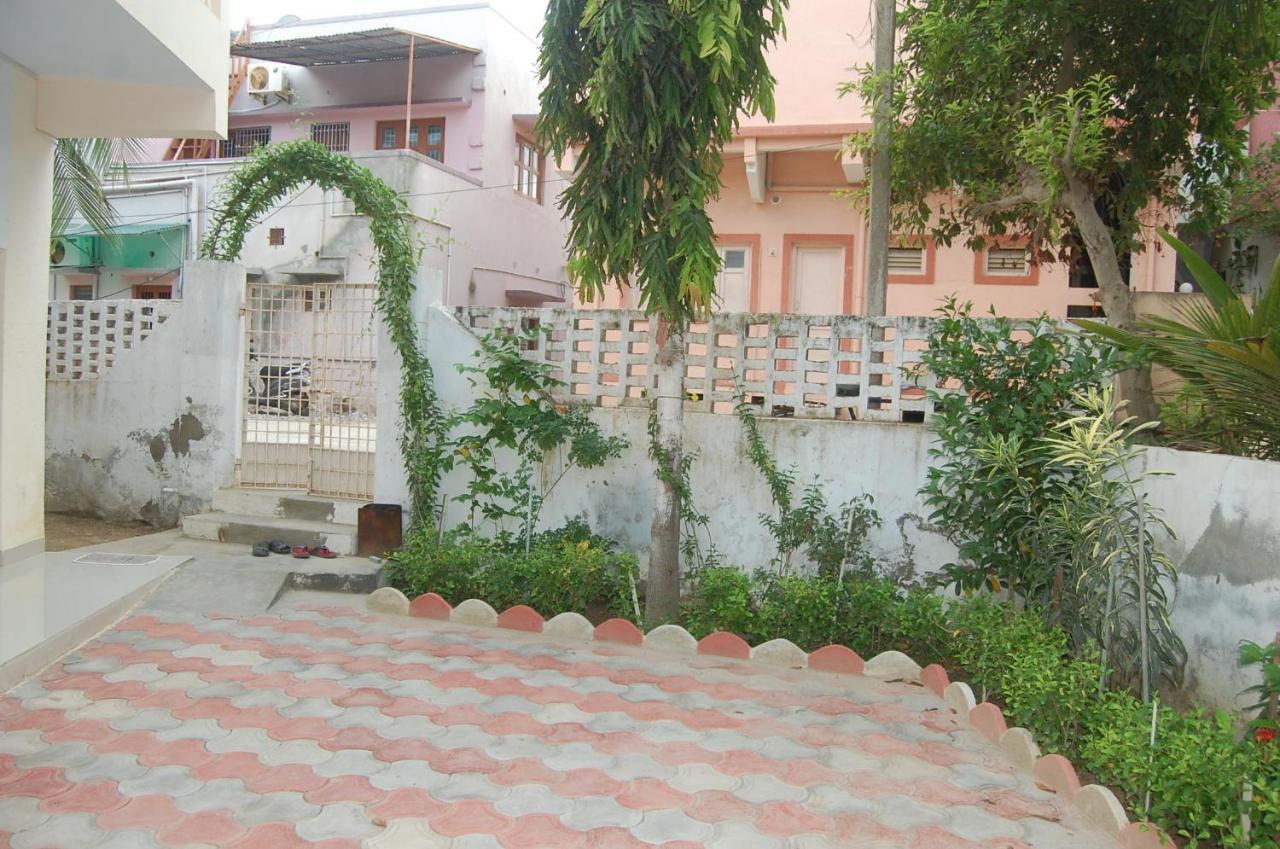 Gurukrupa Bunglow Dwarka  Exterior photo