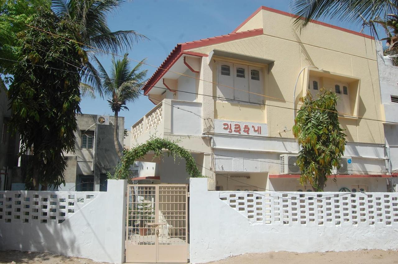 Gurukrupa Bunglow Dwarka  Exterior photo