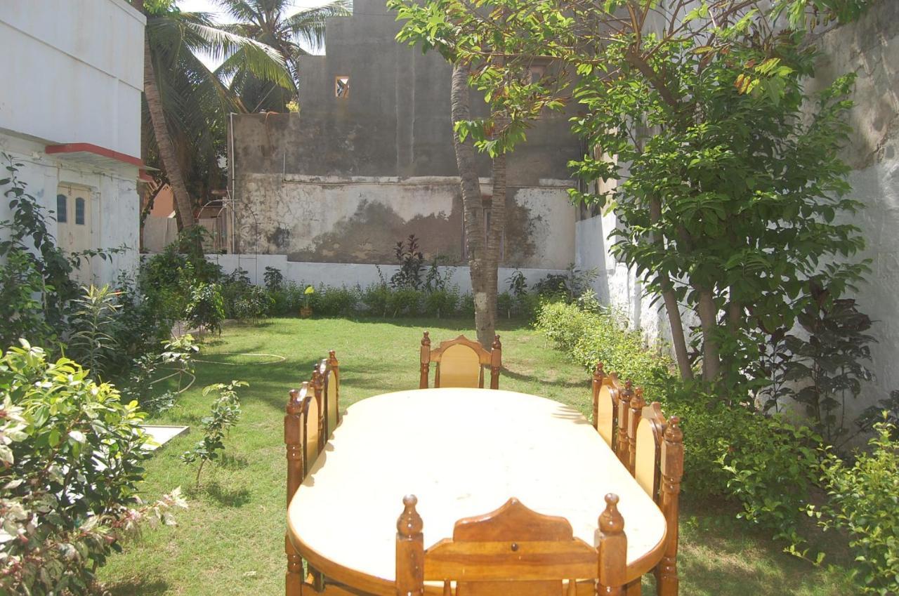 Gurukrupa Bunglow Dwarka  Exterior photo
